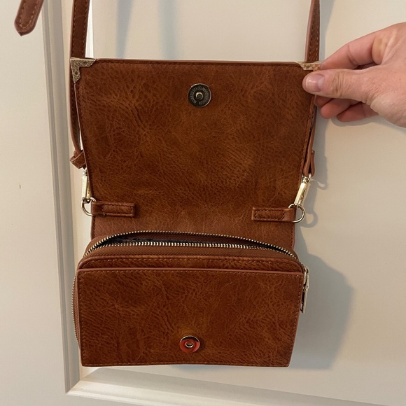 Urban Expressions Crossbody Purse - Picture 5 of 6